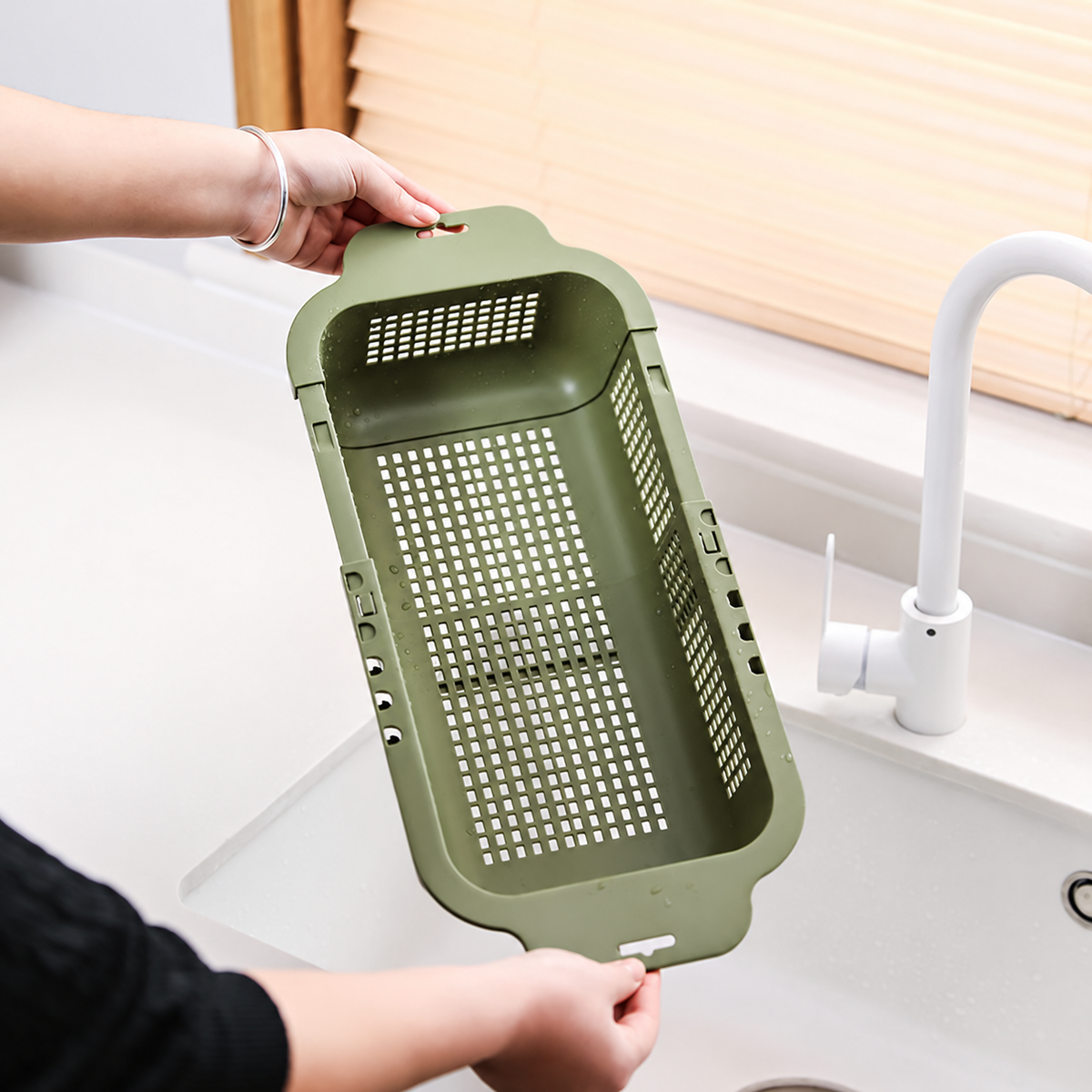 Expandable Over-the-Sink Colander & Drain Basket